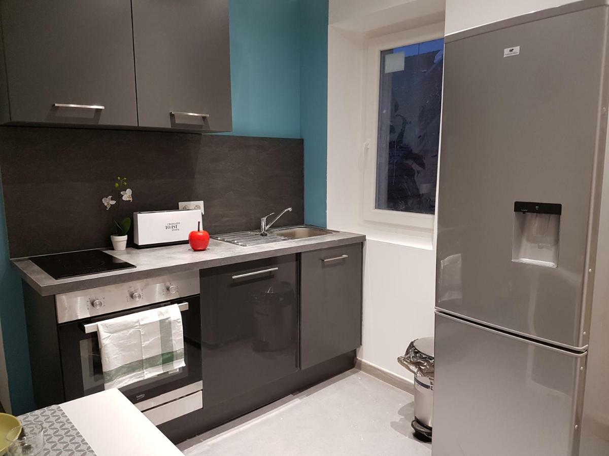 Appartement Studio équipé Centre ville à Le Creusot Extérieur photo